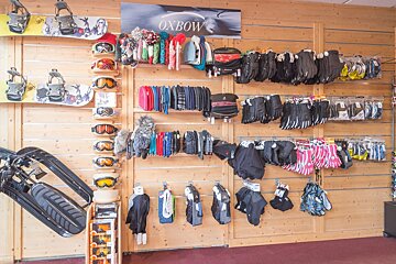 Skimium - Sport Emotion Diable Ski Hire, Venosc shop interior