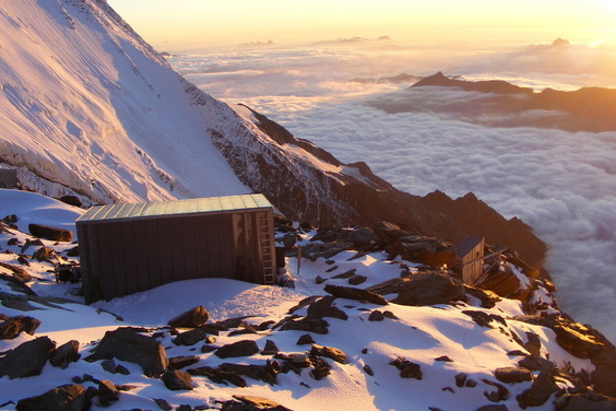 Durier refuge at sunet