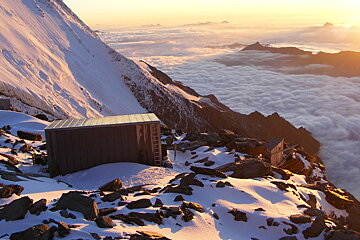 Durier refuge at sunet
