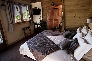 Le Cocoon Hotel, La Plagne 1800 double bedroom