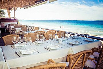 Malibu Beach Club, Las Salinas restaurant