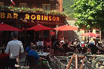 Robinsons Bar, Morzine exterior