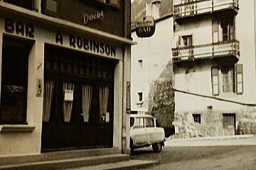 Robinsons Bar, Morzine exterior