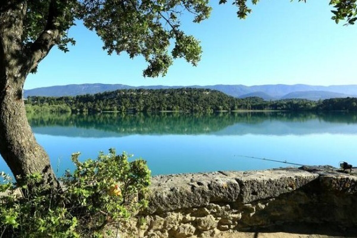 La Bonde swimming lake, Cabrieres-d'Aigues