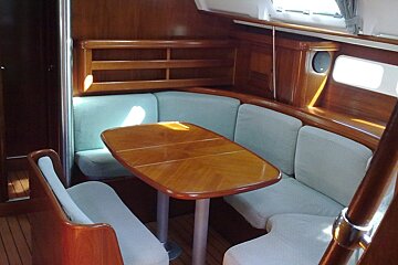 Oceanis 411 12.7m Sailing Yacht (2002), Palma Centre & Marina saloon