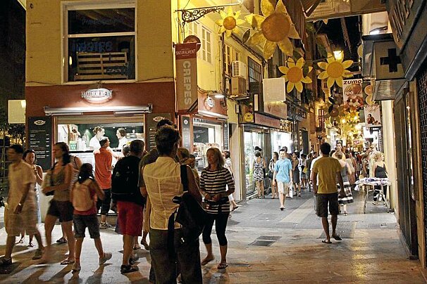 Night Shopping in Palma