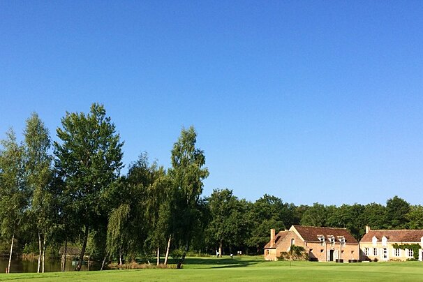 Sologne Golf Course, Ferte Saint Aubin clubhouse