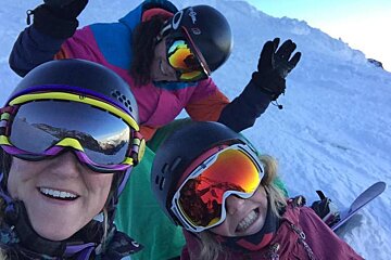 3 snow boarders