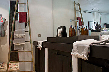 Le Mas de la Tanniere, Gordes bathroom
