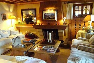 a lounge in a chalet in Verbier