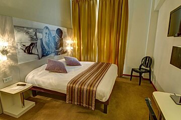 Plaza Hotel, Arles double bedroom