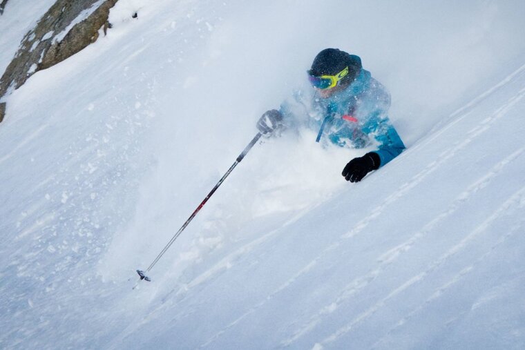 waist deep powder in Italy