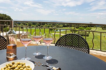 Provence Country Club Studio Apartment, Luberon balcony