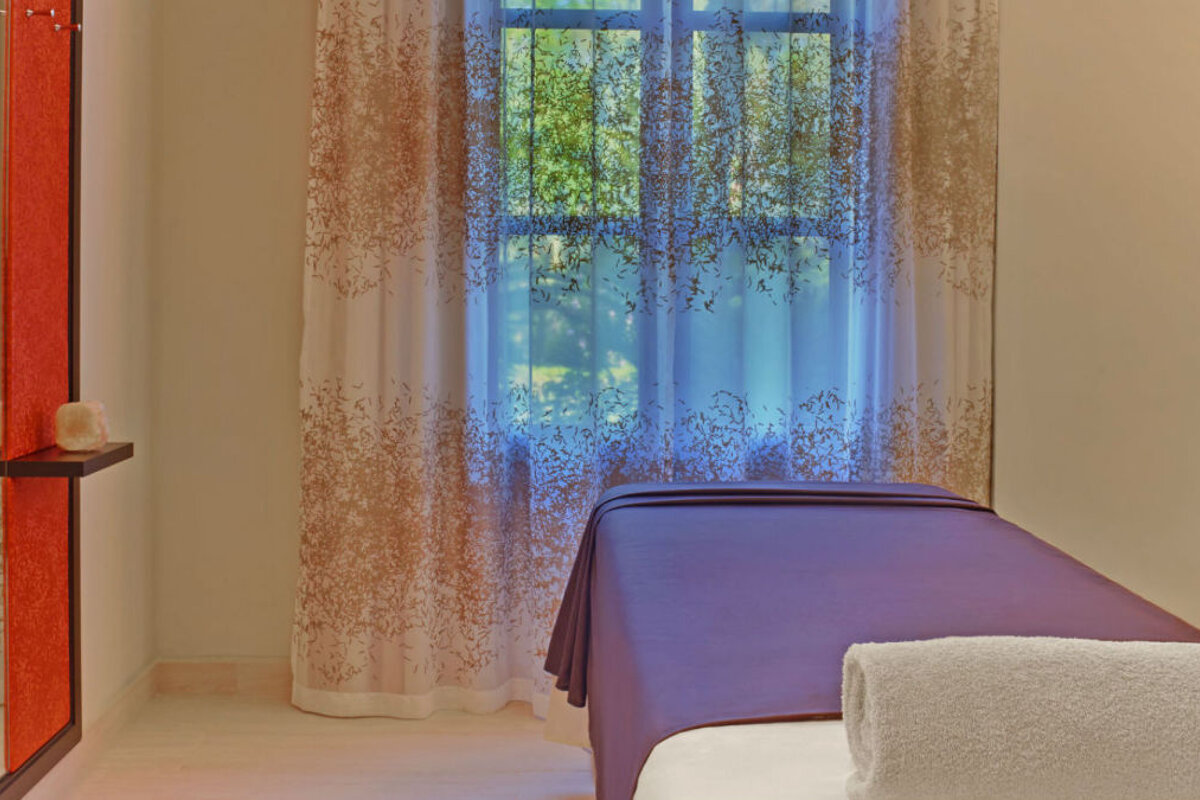 Shine Spa, Son Vida (Golf) treatment room