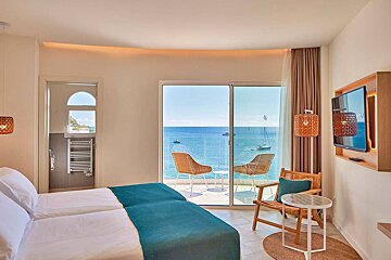 The Universal Aparthotel Don Camilo Hotel Room