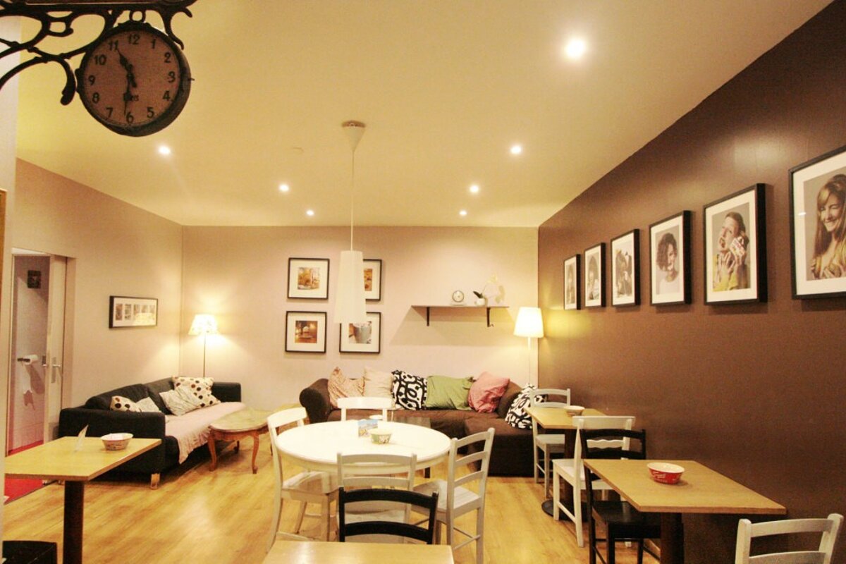 Emilie's Cookies Cafe, Nice interior