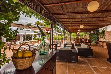 Es Jardins de Fruitera Restaurant, Santa Gertrudis restaurant terrasse
