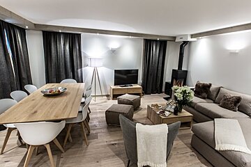 Keystone Lodge - Apartment C04, Courchevel Moriond 1650 living-room