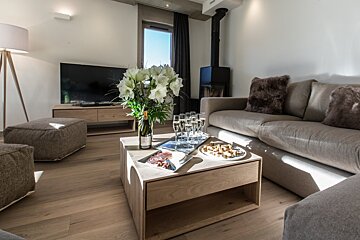 Keystone Lodge - Apartment C04, Courchevel Moriond 1650 living-room