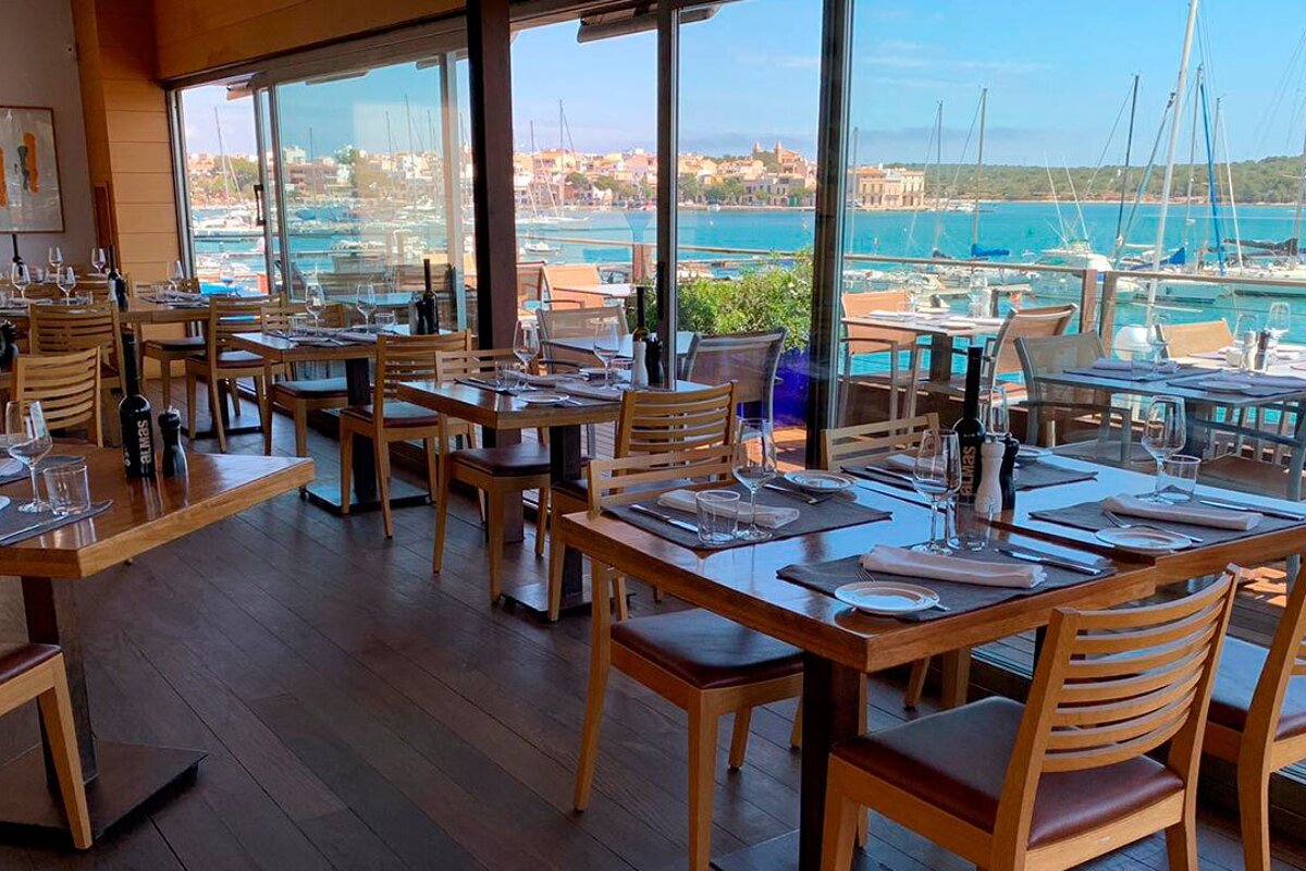 Interior restaurant at Sa Llotja