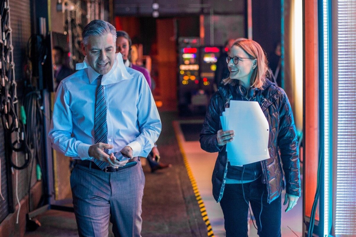 George Clooney & Jodie Foster on set