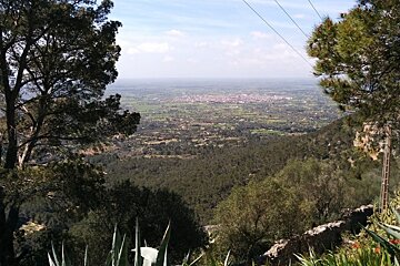 Hiking up the Puig de Randa Review