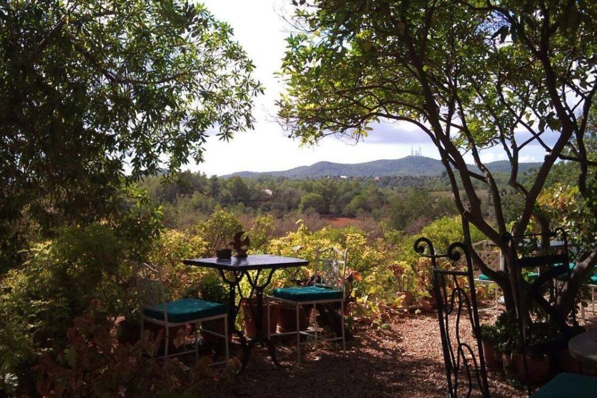 La Paloma Restaurant, San Lorenzo garden