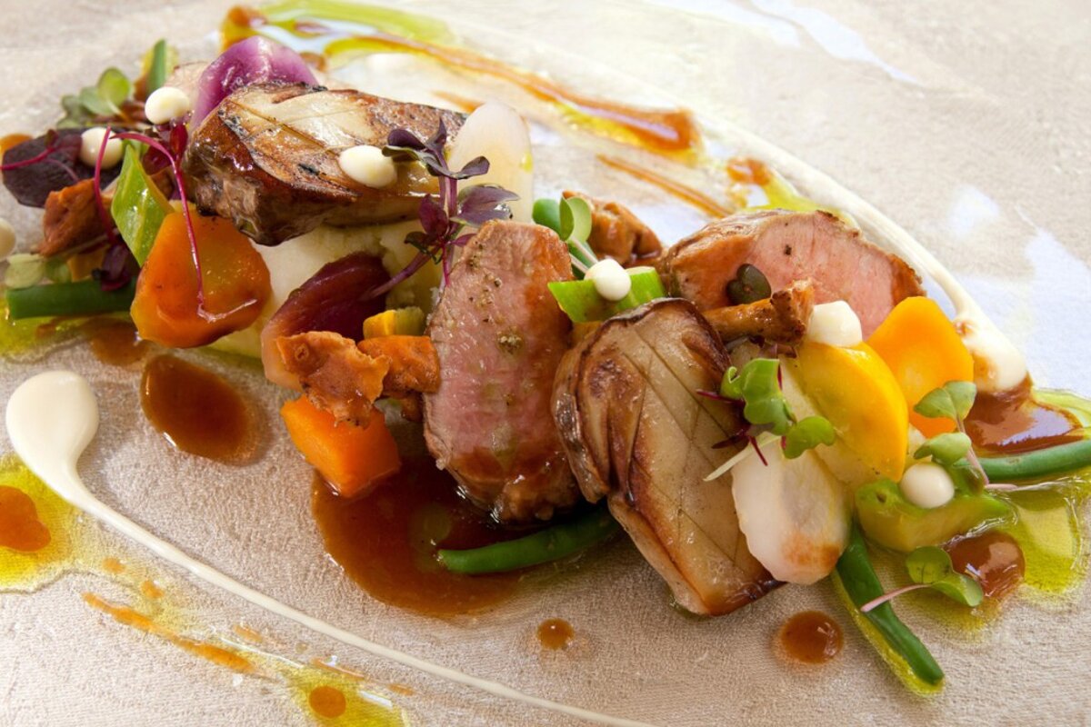 Benvengudo Restaurant, Les Baux style of cuisine