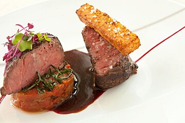 Benvengudo Restaurant, Les Baux style of cuisine