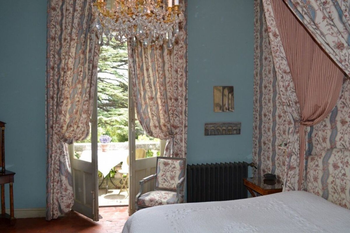 Chateau de Varenne, Avignon double bedroom