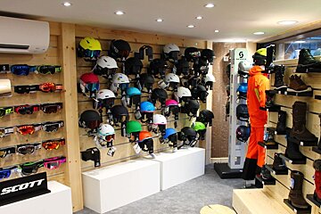 Ravanel & Co - Ski Hire, Chamonix Main Town shop interior