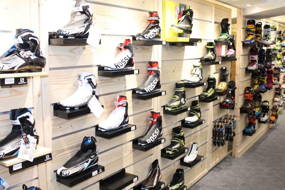 Ravanel & Co - Ski Hire, Chamonix Main Town shop interior