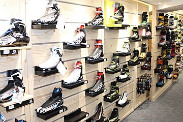 Ravanel & Co - Ski Hire, Chamonix Main Town shop interior