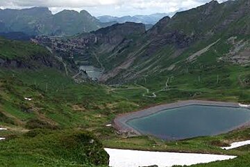a mountain lake in avoriaz