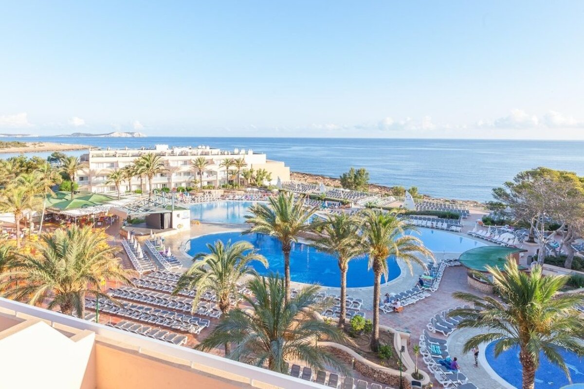 Sirenis Seaview Country Club Aparthotel, San Antonio exterior