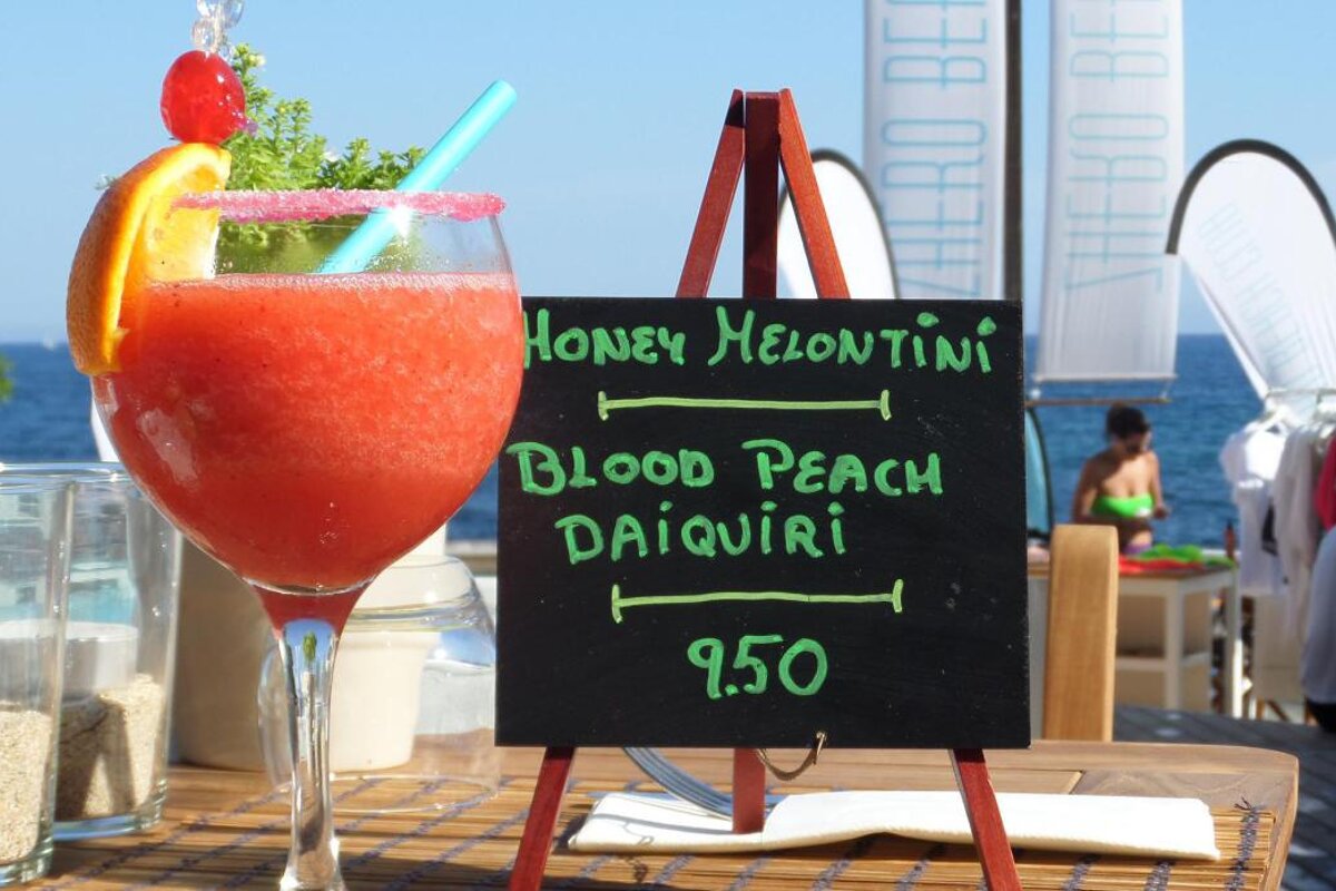 Zhero Beach Club, near Palma de Mallorca bar