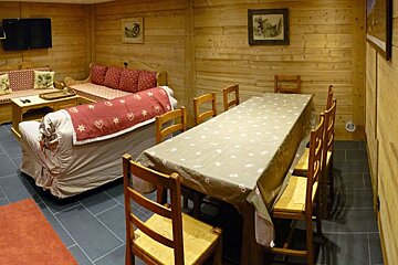 Clovis Chalet, Morzine TV room