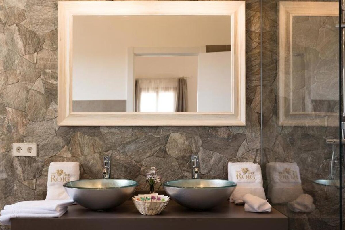 Font i Roig - Boutique Hotel, Maria de la Salut bathroom