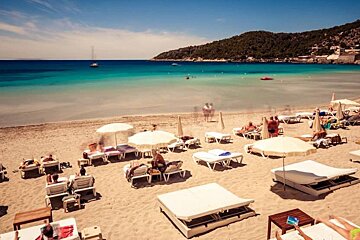 Malibu Beach Club, Las Salinas beach