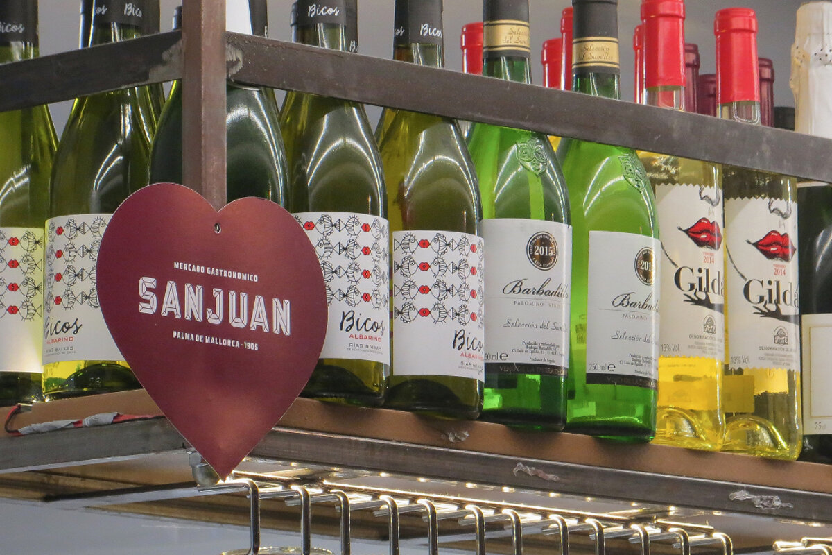 wine at the Mercado Gastronomico San Juan Palma