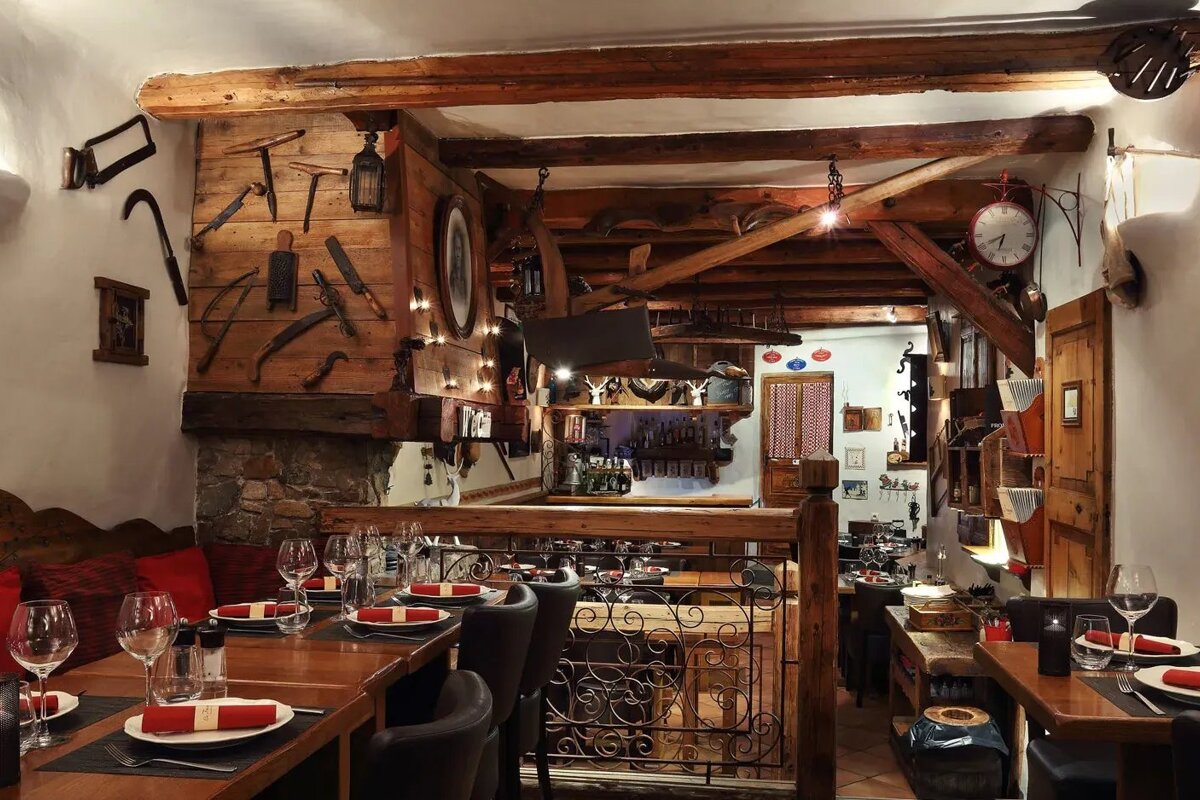 La Fromagerie Restaurant, Courchevel   interior