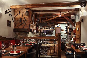 La Fromagerie Restaurant, Courchevel   interior