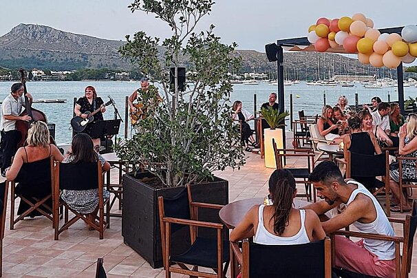 The Lemon Lounge Bar