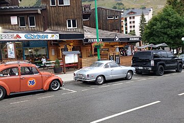 classic cars in 2 alpes Vintage Car Show