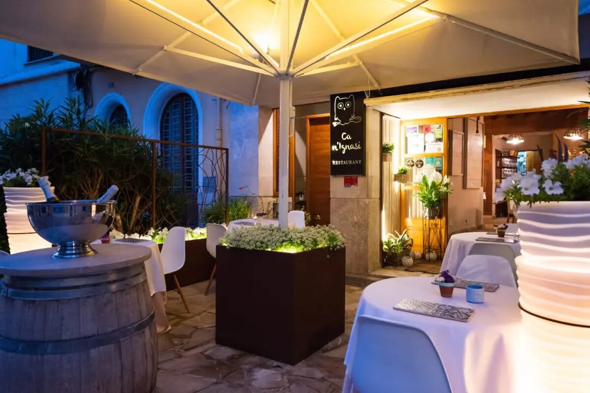 terrace at Ca n'Ignasi restaurant Inca
