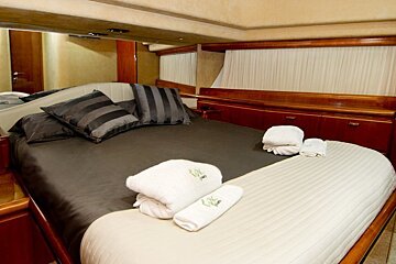 Ferretti 70' 21.7m Motor Yacht, Palma de Mallorca cabin