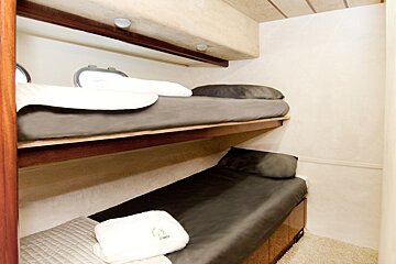 Ferretti 70' 21.7m Motor Yacht, Palma de Mallorca cabin