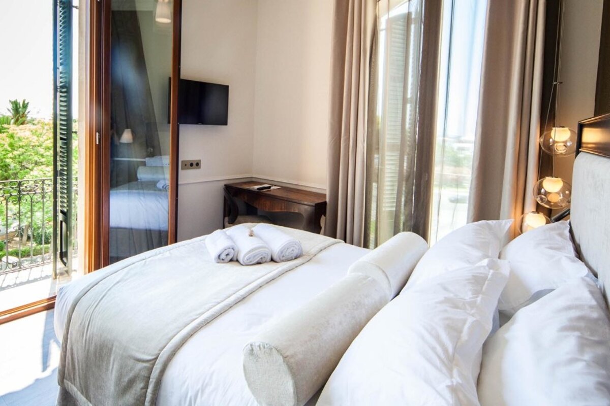 Hostal Cuba Hotel, Palma Centre & Marina double bedroom