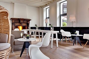 Hotel Le Saint-James Relais & Chateaux, Bordeaux Area lounge room 