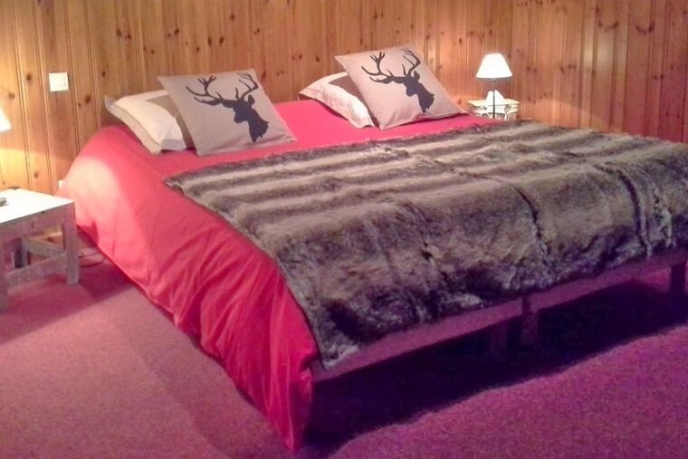 Le Chalet du Friolin, Montchavin double bedroom